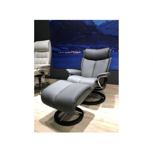Кресло-реклайнер с пуфом Stressless MAGIC(M) Signature